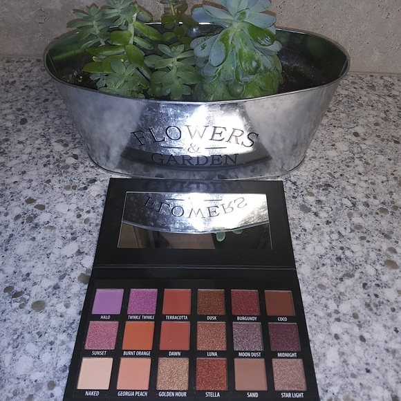Nwt KAB Day & night eyeshadow palette - Picture 10 of 12